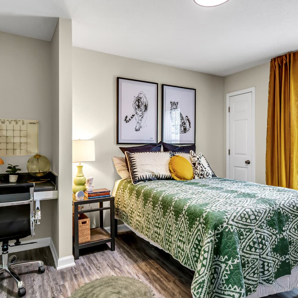 Bedroom-01-Spartan-Crossing-Greensboro-NC-11