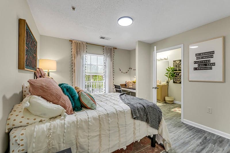 Bedroom-03-Spartan-Crossing-Greensboro-NC-11