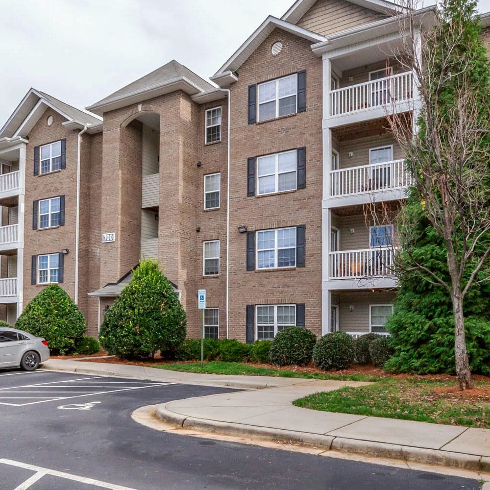 Building-Exterior-03-Spartan-Crossing-Greensboro-NC-11