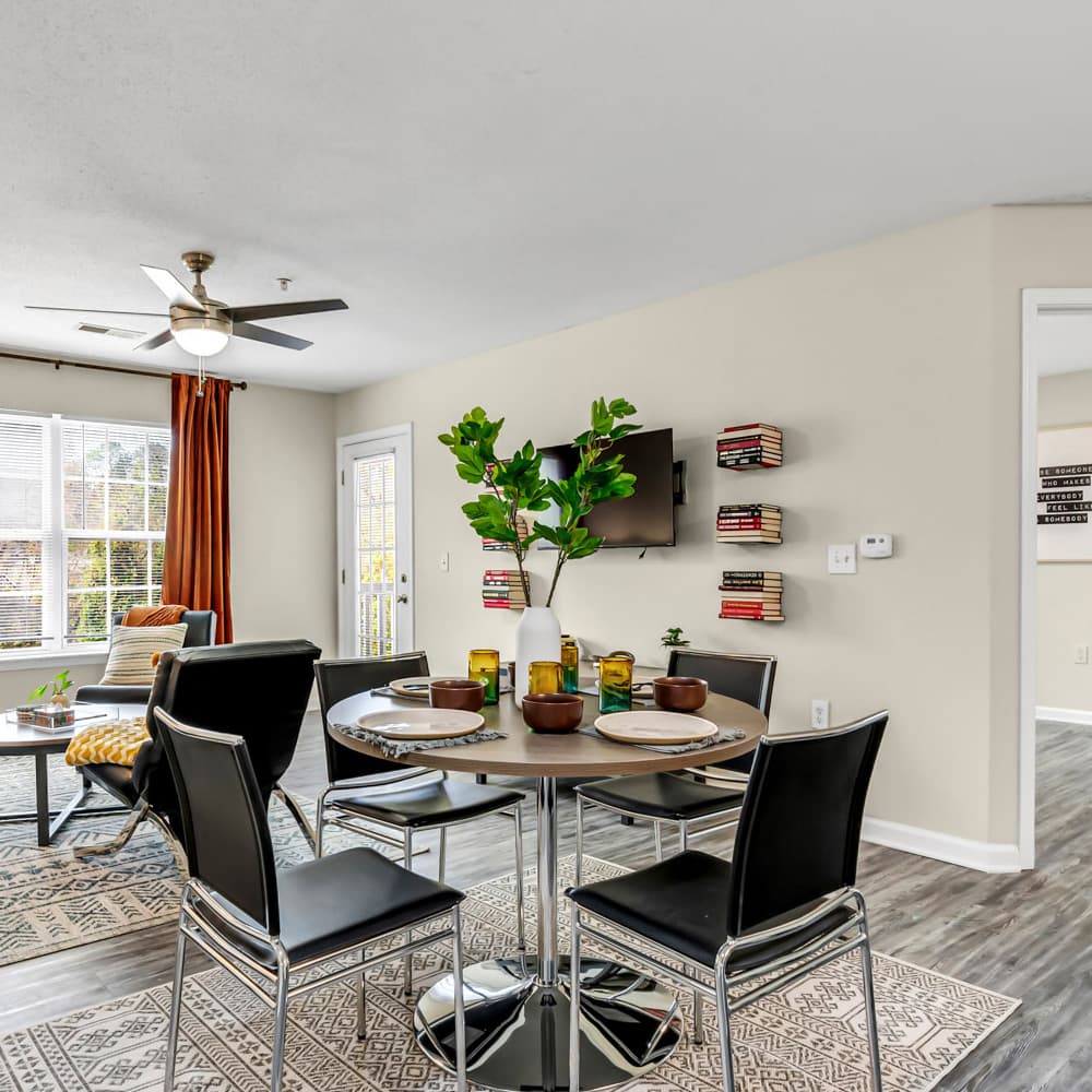 Dining-Room-01-Spartan-Crossing-Greensboro-NC-11