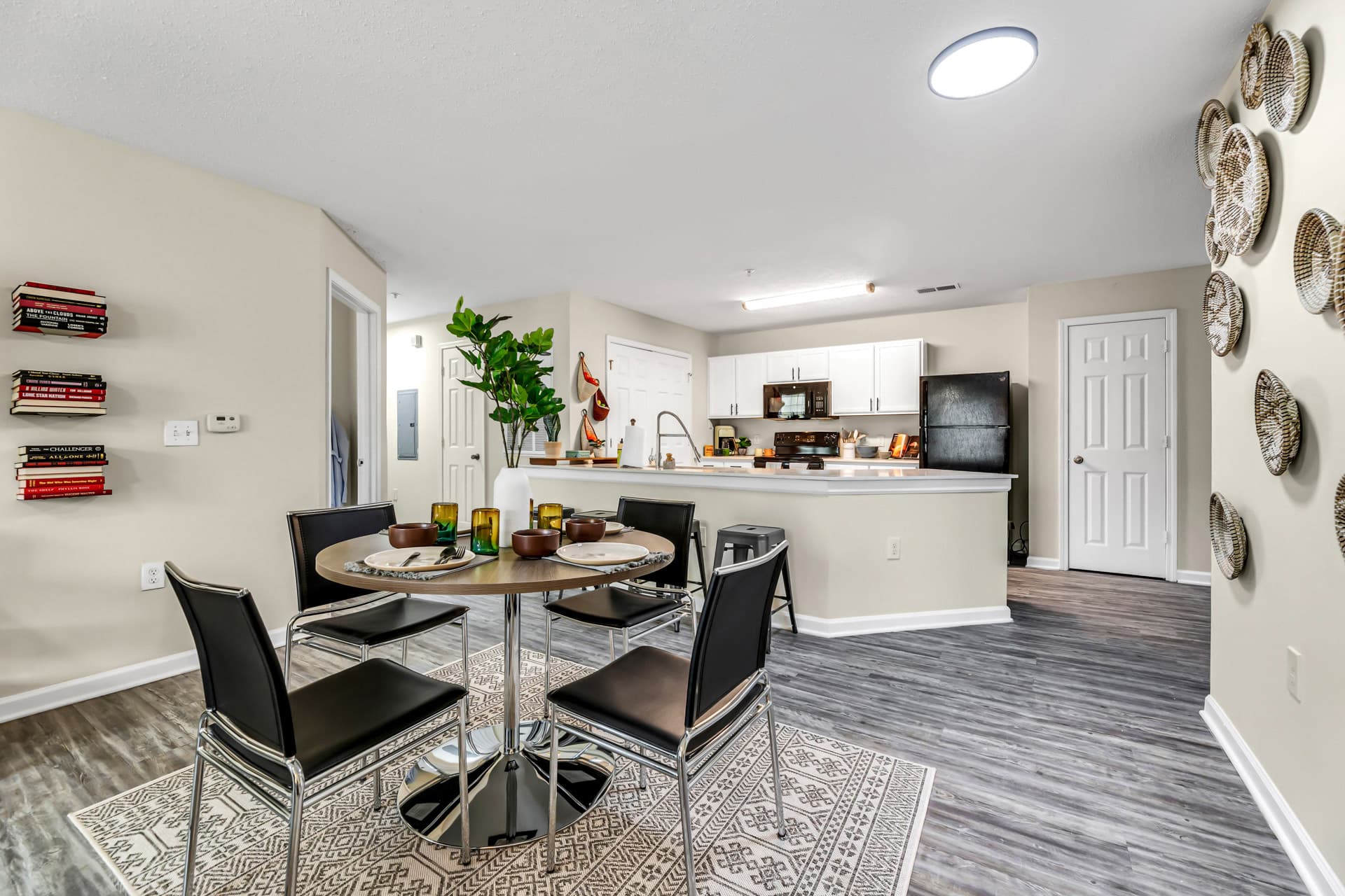 Dining-Room-02-Spartan-Crossing-Greensboro-NC-11