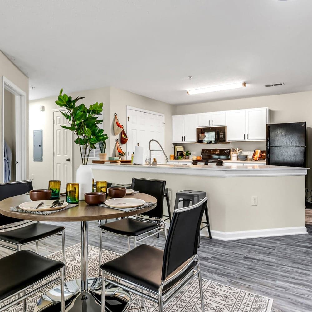 Dining-Room-02-Spartan-Crossing-Greensboro-NC-11