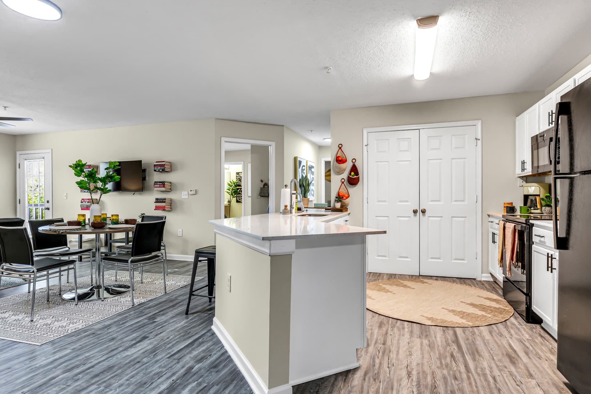 Kitchen-02-Spartan-Crossing-Greensboro-NC-11