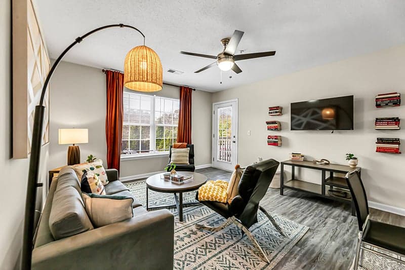 Living-Room-01-Spartan-Crossing-Greensboro-NC-11